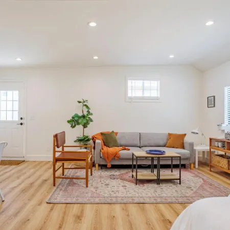 Cute Guest Studio Near Universal Studios Sleeps 4